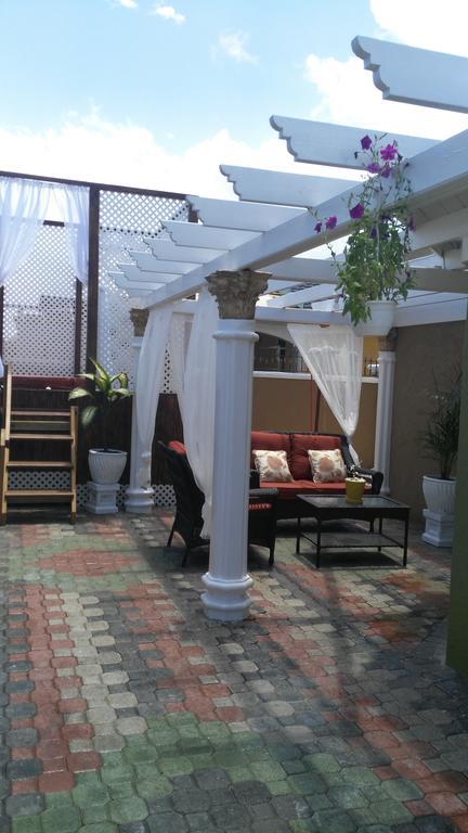 Relax Villa Очо Риос Екстериор снимка
